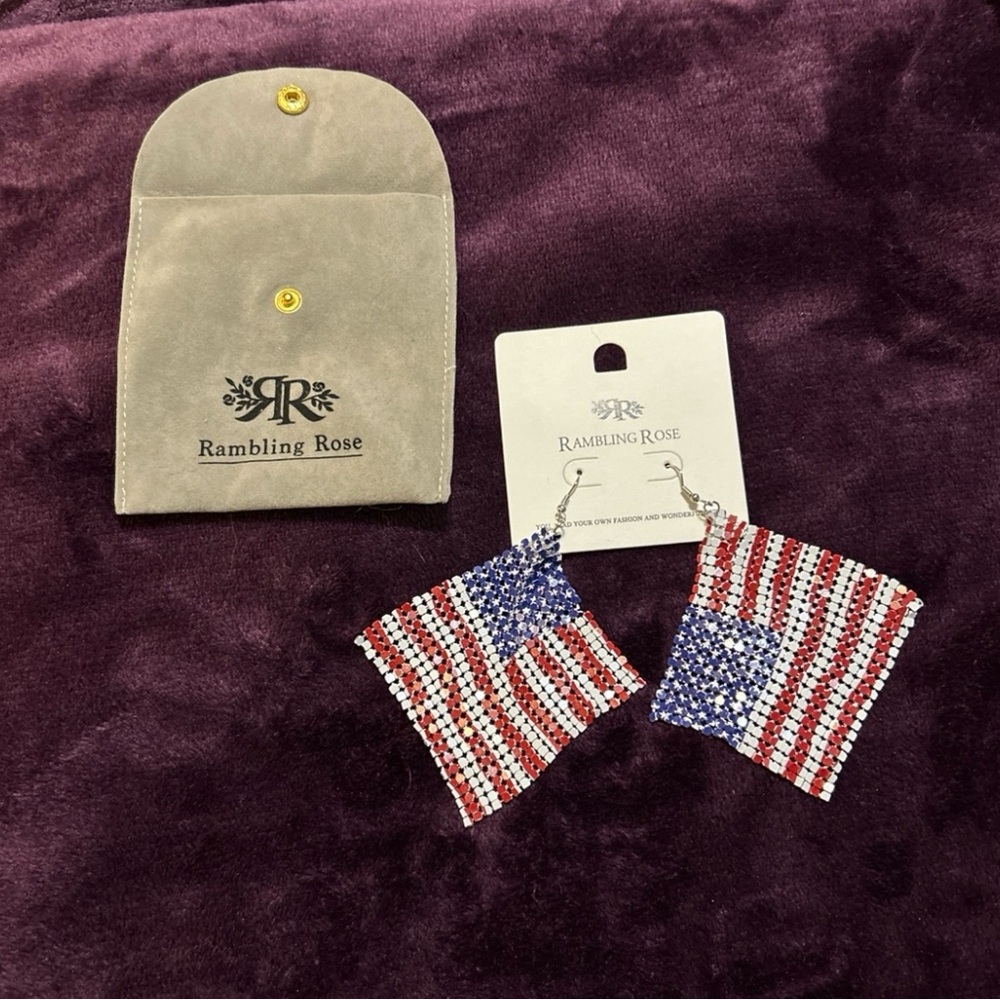 Stylish Rambling Rose American Flag Earrings with Storage Pouch